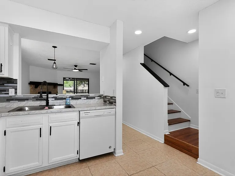 2066 Utah Ave #2 — Photo 3