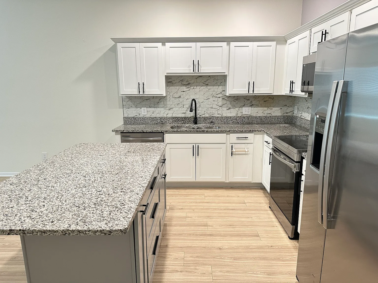 3 bed, 2.5 bath, 1570 sqft, $2,300 — Photo 4