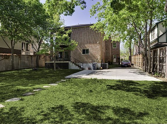 4th image of 6414 Lakewood Blvd