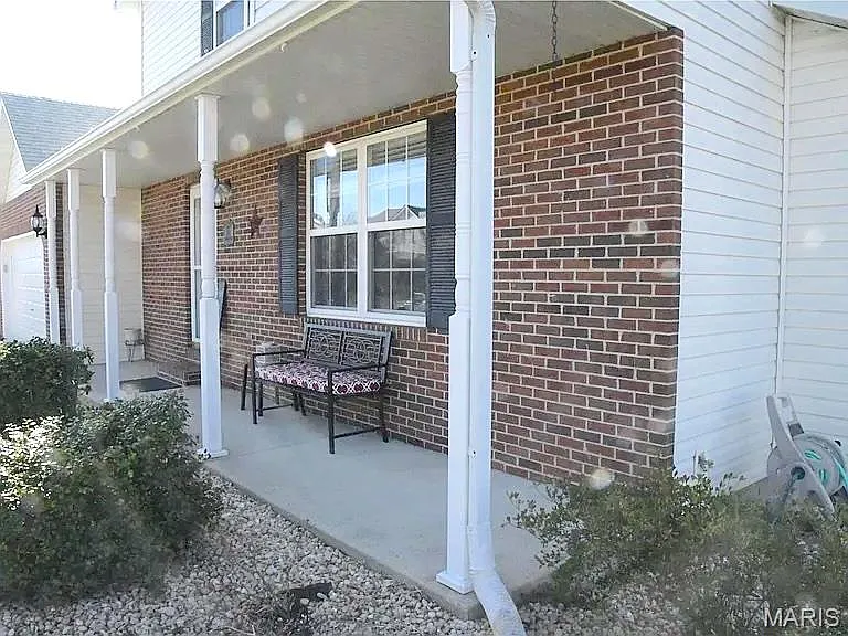347 Logan Dr — Photo 3