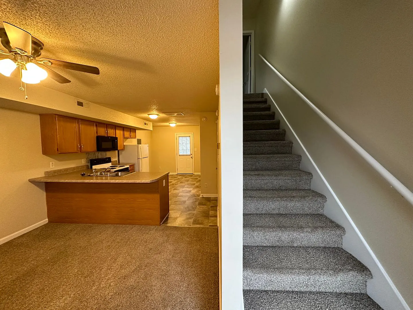 Jockey Drive-3822 — Photo 2