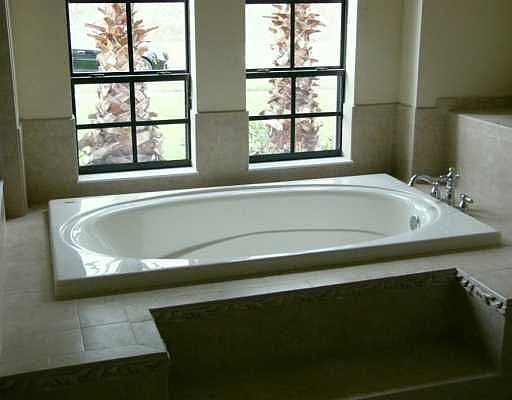 4th image of 20743 Lake Vienna Dr