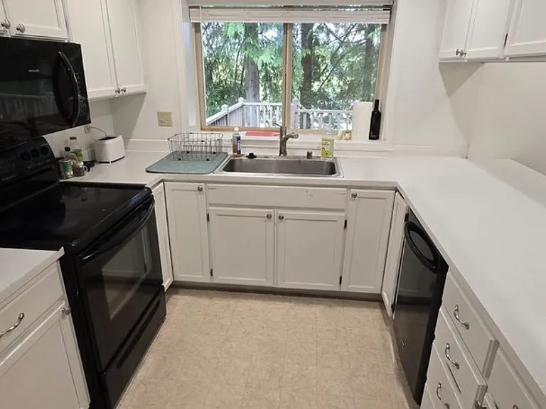 530 NW Carolyn Ln — Photo 7