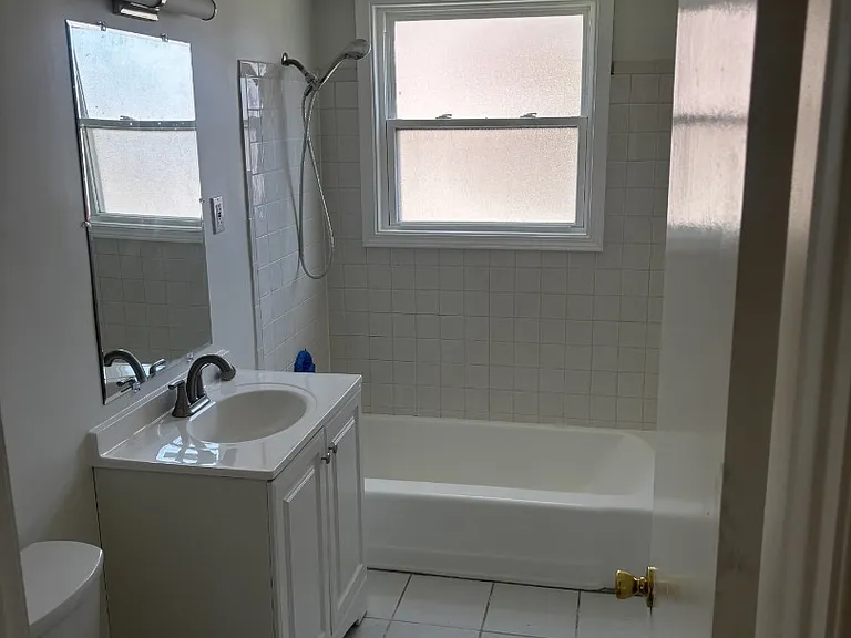1326 Brown St — Photo 5