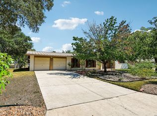 8714 Midcrown Dr, Windcrest, TX 78239