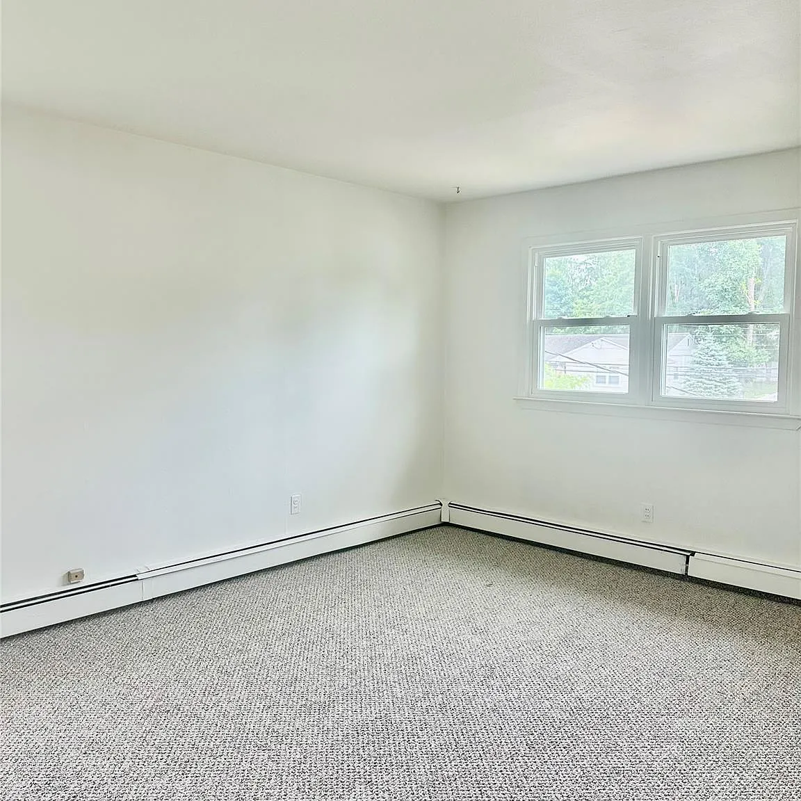 2 bed, 1.0 bath, 1728 sqft, $2,250 — Photo 4