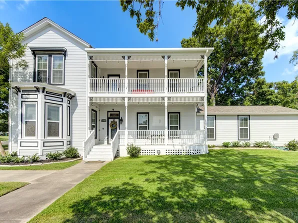 803 S La Salle St, Navasota, TX 77868