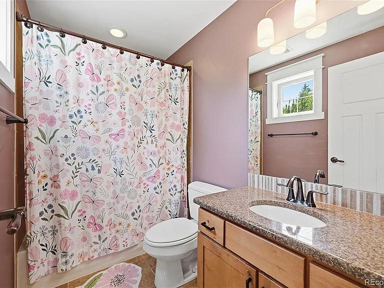 803 S Clarkson St — Photo 15