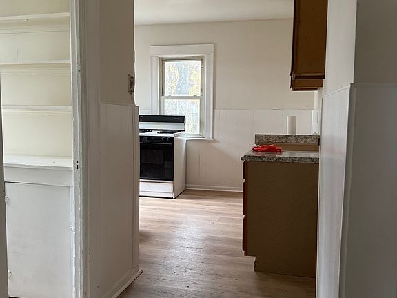 Looking towards the kitchen