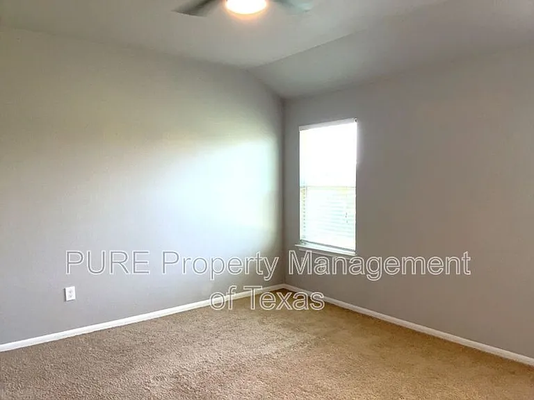 12040 Riparian Rd — Photo 10