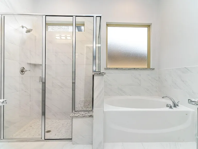 5209 Noble Ln — Photo 13