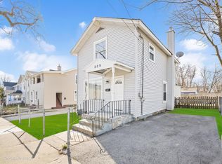 209 Ann St, Elgin, IL 60120