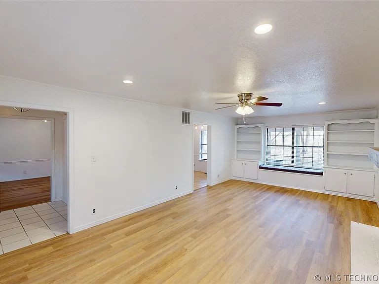 3316 Eagle Ct — Photo 2