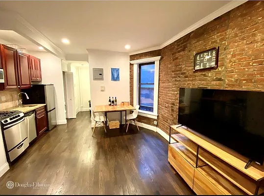 Rented by Douglas Elliman | media 3