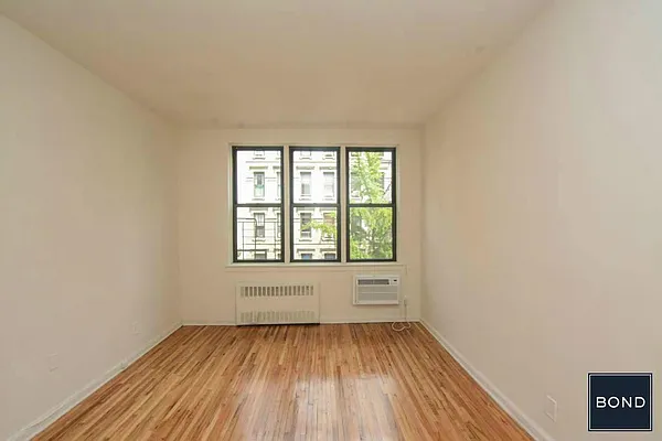 Rented by Bond New York | media 3