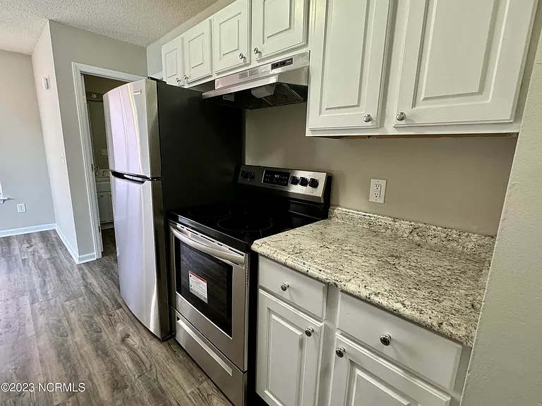 1247 Westpointe Dr — Photo 8