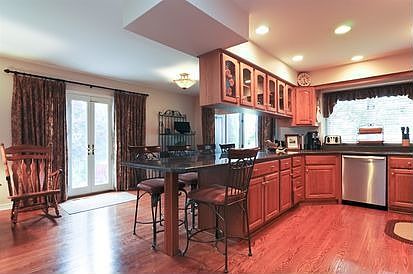 3rd image of 1300 Saint William Dr