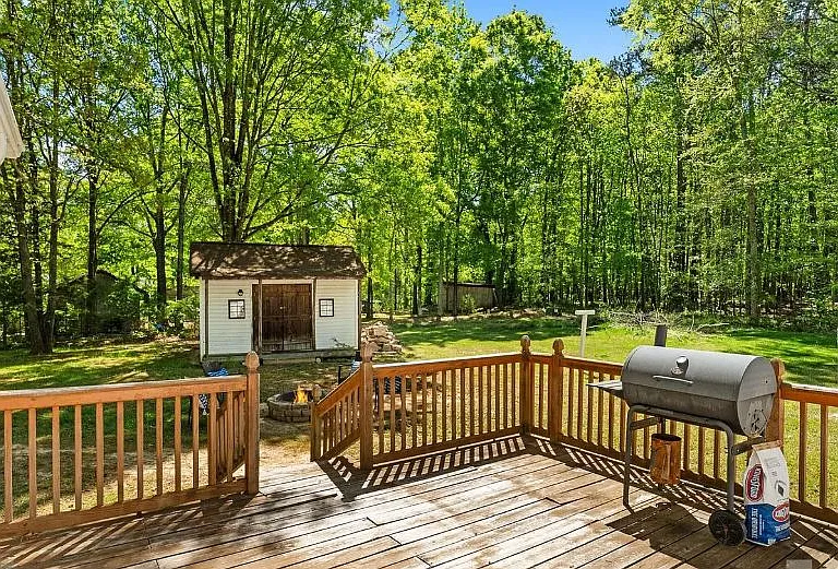 5801 Lindenwood Dr — Photo 2
