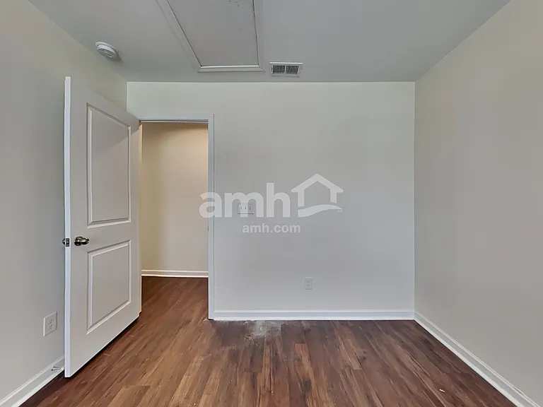 138 Blackwater Way — Photo 16