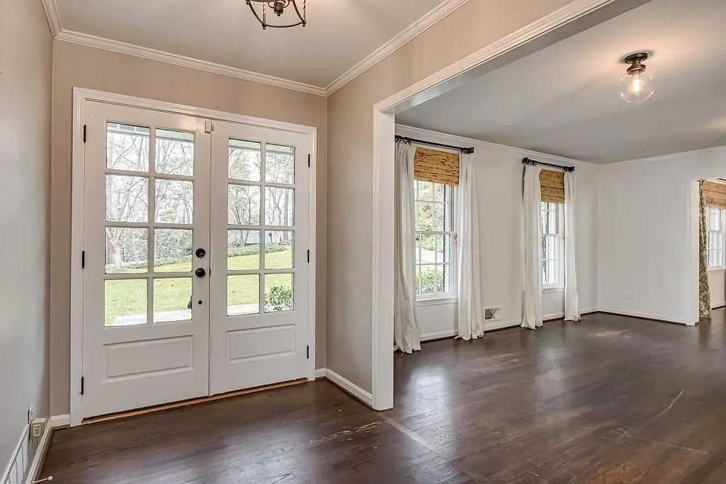 5 bed, 3.0 bath, 2106 sqft, $5,950 — Photo 3