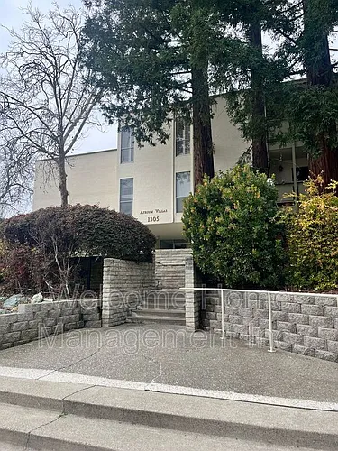1305 Boulevard Way #310 Photo 1