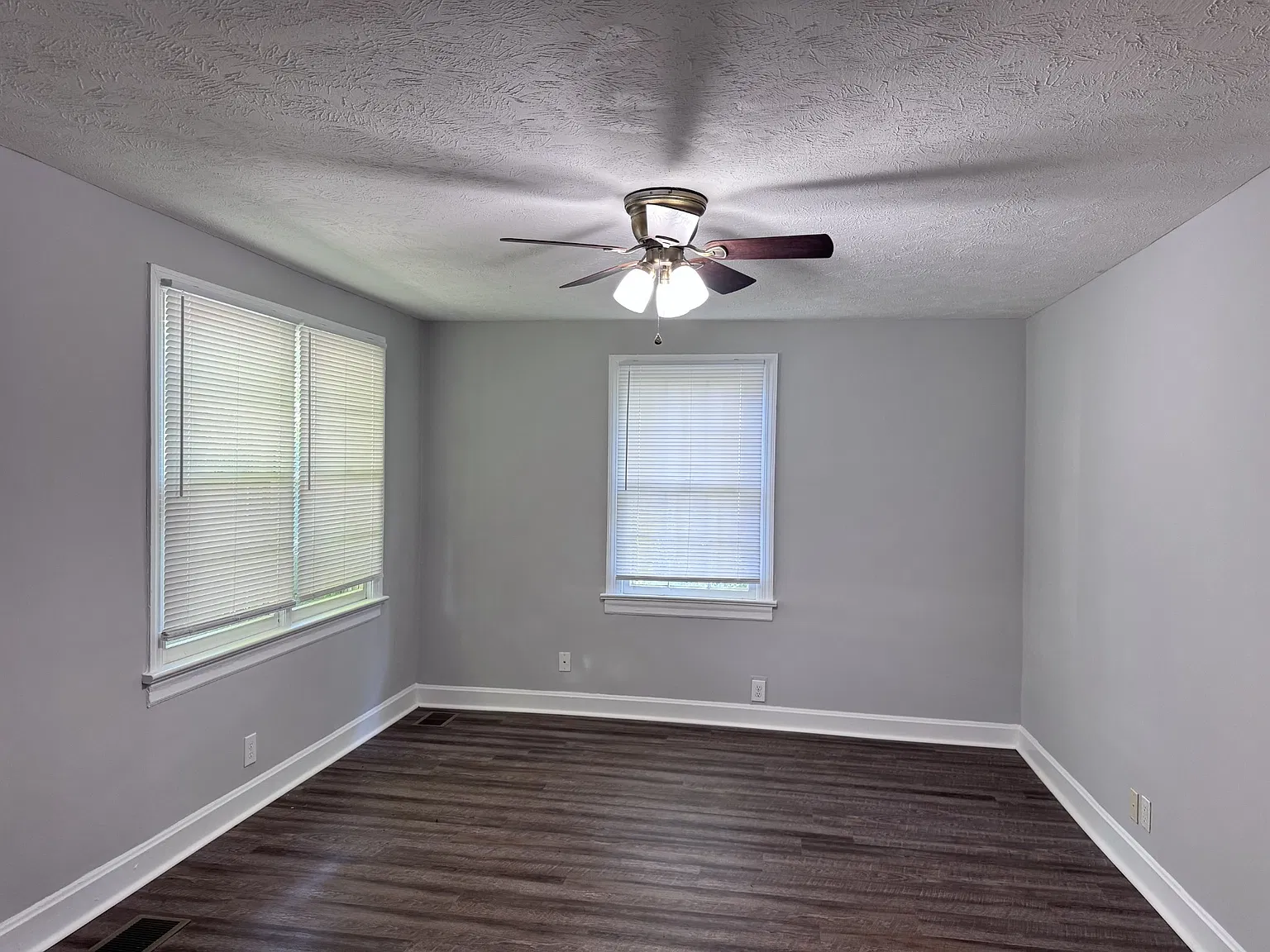 2 bed, 1.0 bath, 672 sqft, $1,095 — Photo 3
