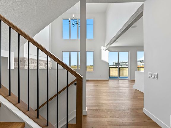 3rd image of 37 Rosewood Way
