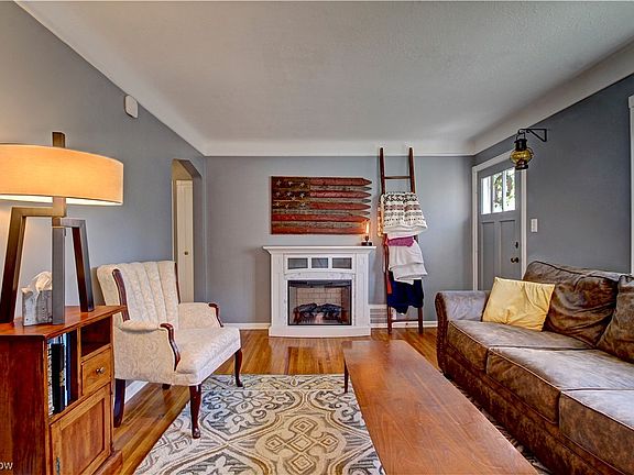 2nd image of 14718 Orchard Park Ave