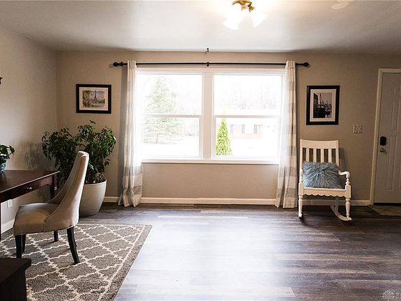 5th image of 2665 Vineland Trl