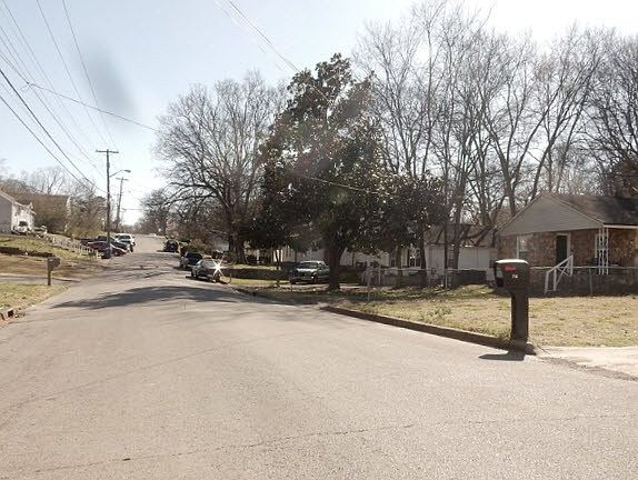 5th image of 709 Central Ave