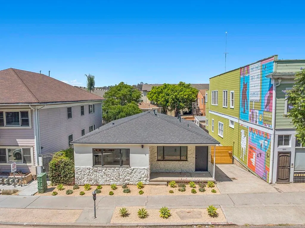 1 bed, 525 sqft, $2,400 — Photo 2