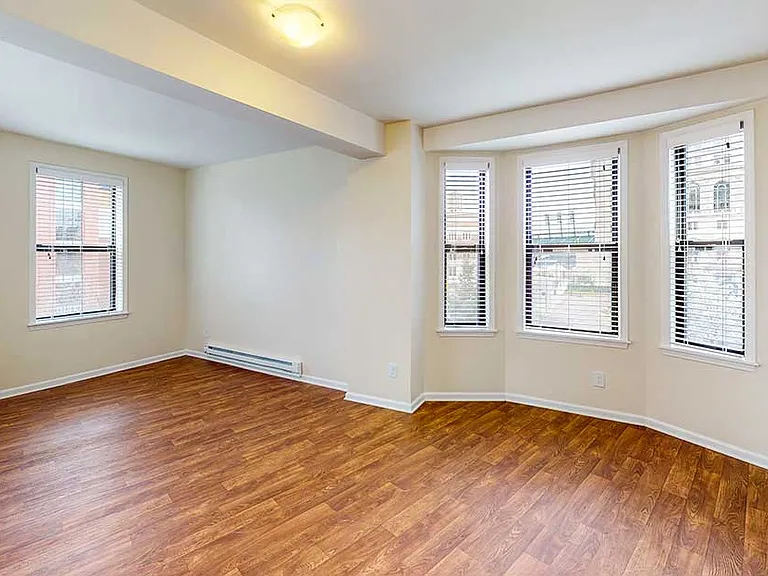 The Ashley Apartments — Photo 7