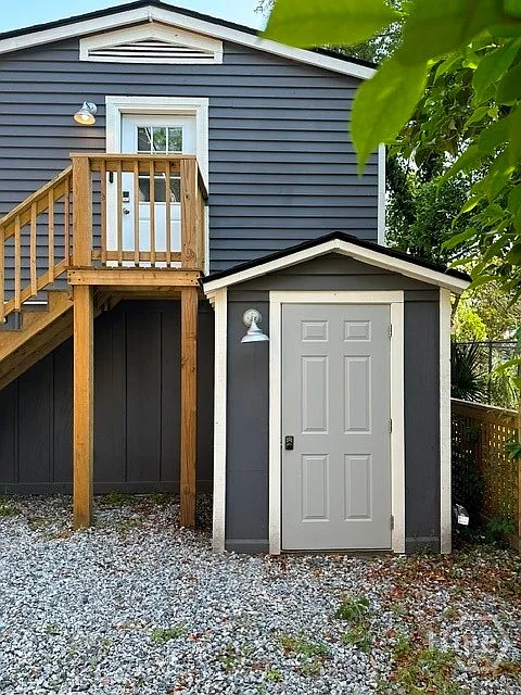 2 bed, 1.0 bath, 900 sqft, $1,650 — Photo 2