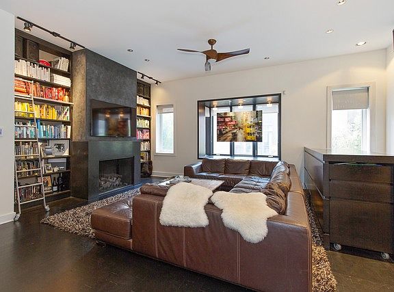 5th image of 460 W Superior St APT 3