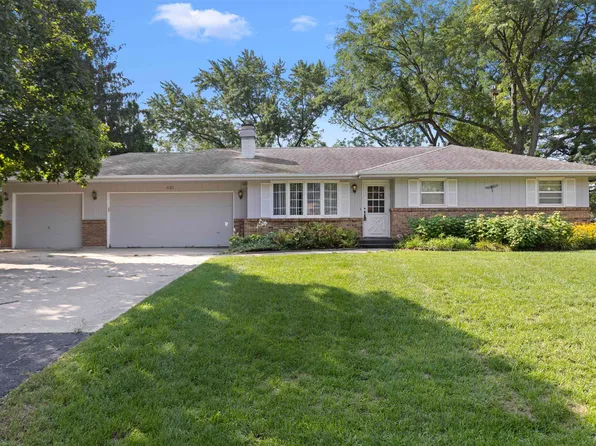 601 Windfield Ln, Machesney Park, IL 61115