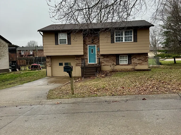 409 Willow Bend Dr — Photo 1