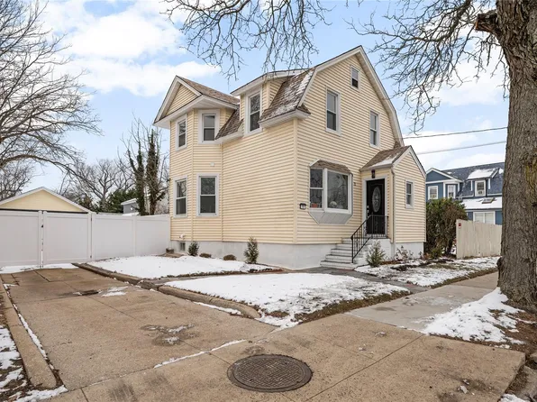 72 Atlantic Avenue, Freeport, NY 11520