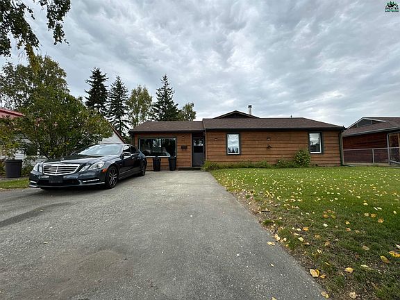 3rd image of 306 Slater Dr