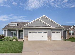 756 Raleigh Ln, Marion, IA 52302