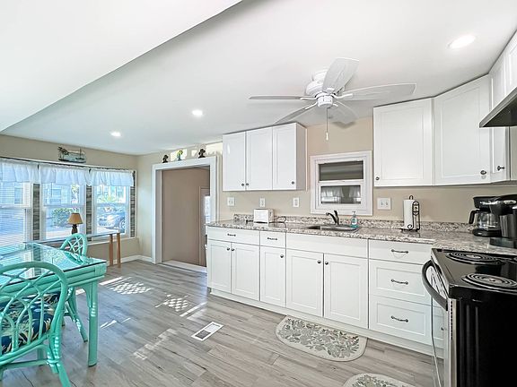 3rd image of 23 Primero Ln