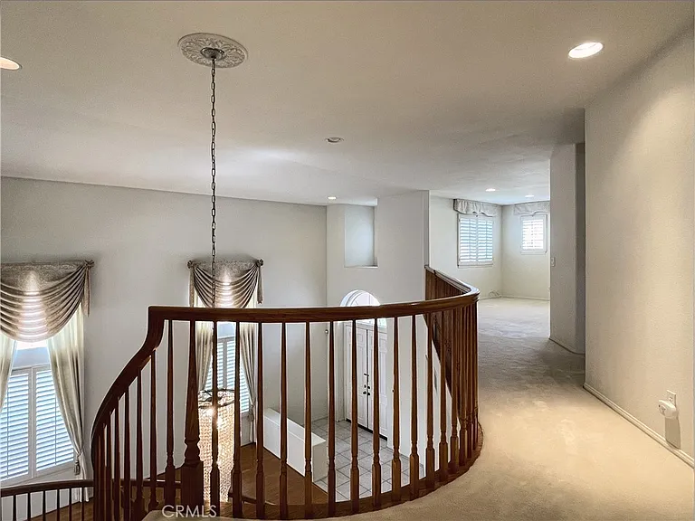 2712 Westbourne Pl — Photo 36
