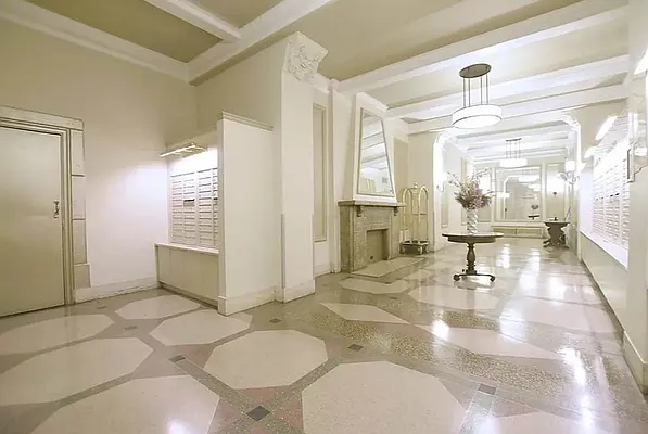 Rented by Manhattan Realty Group | media 6