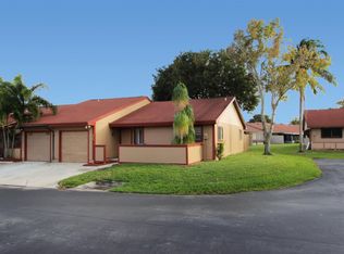 11 Farnworth Dr, Boynton Beach, FL 33426