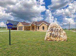 2 Hope Pl, Uvalde, TX 78801