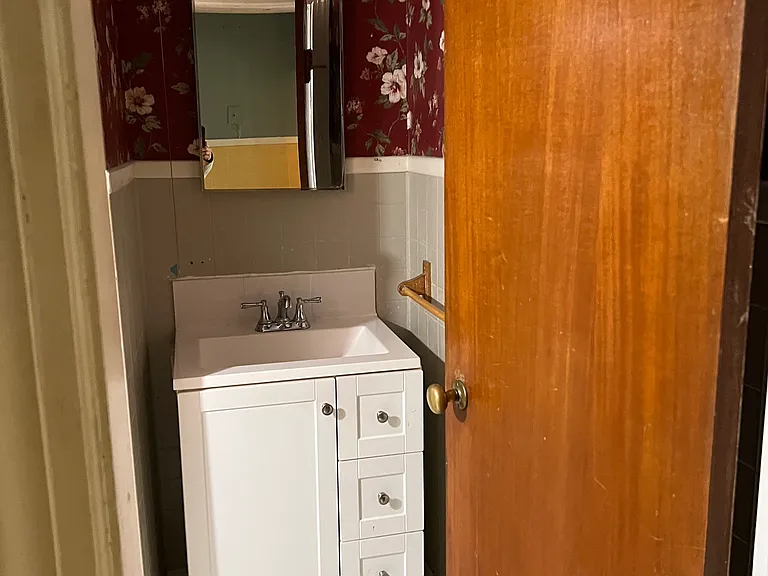 11 Bowles Ave #7 — Photo 8