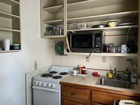 4th image of 55 S Willard St #2