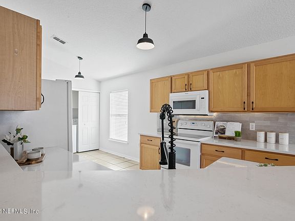 2nd image of 12410 Glenn Hollow Dr