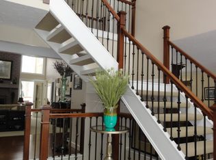 25 W Juniper Ln, Moreland Hills, OH
