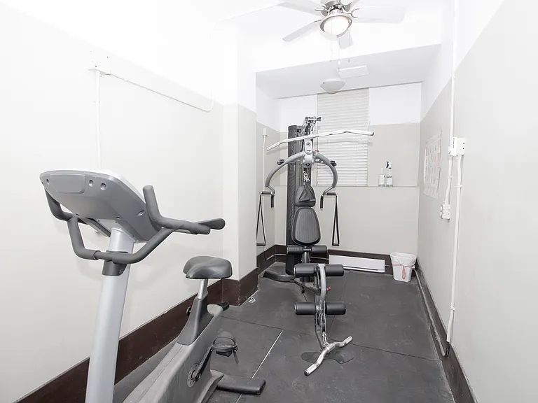 370 Stradbrook Ave #1 — Photo 22