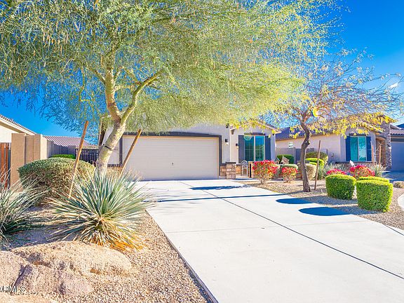 3rd image of 17563 W SUMMIT Drive